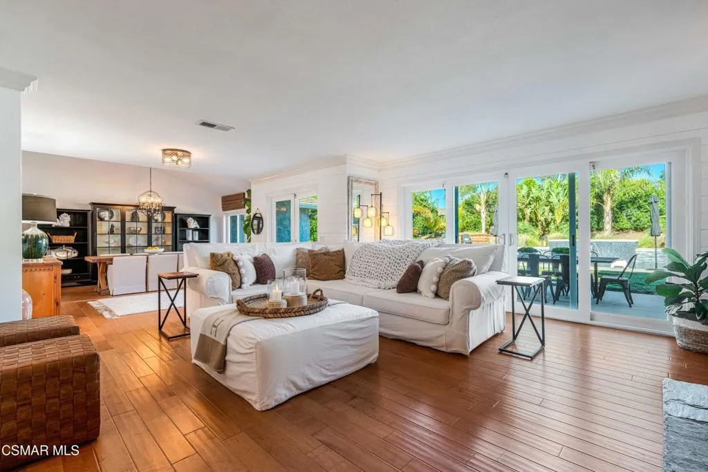 552 Longbranch Road, Simi Valley, California 93065 home-pic-14